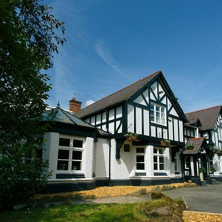 Отель The Egerton Arms Честер Экстерьер фото
