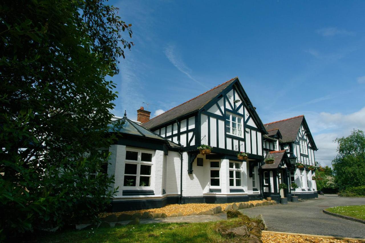 Отель The Egerton Arms Честер Экстерьер фото